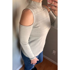 Womens All at Once Gray and White Cold Shoulder top/sweater Size M